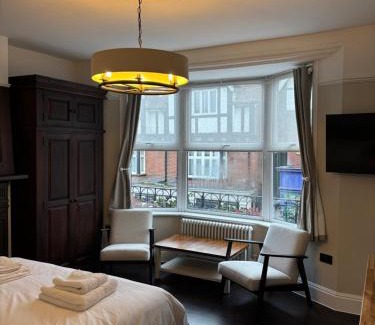 Tring House | Grace's Guesthouse Room 4