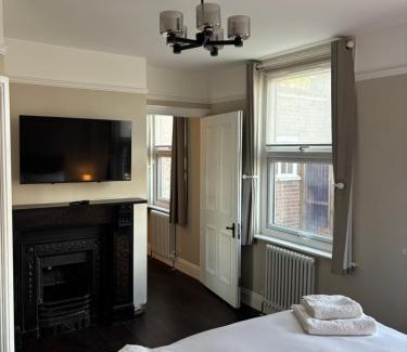 Tring Apartment | Grace's Guesthouse The Suite