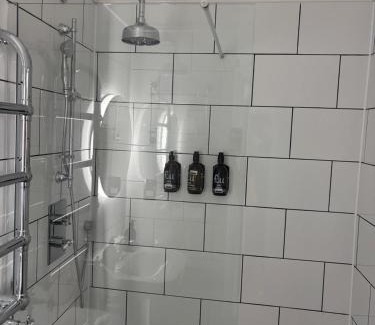 Tring Apartment | Grace's Guesthouse The Suite