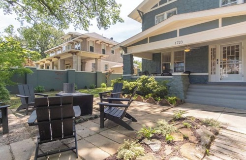 Central Gardens House | Graceful Central Gardens Home