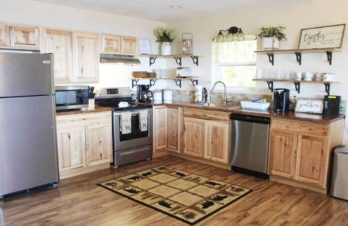 Sevierville Cabin | Graceful Smoky Retreat/Hot Tub/Incredible Views!