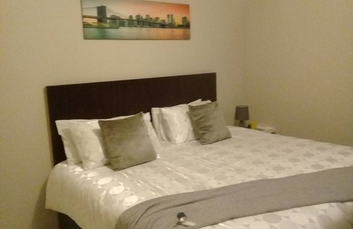 Komani Bed & Breakfast | Gracehouse B&B