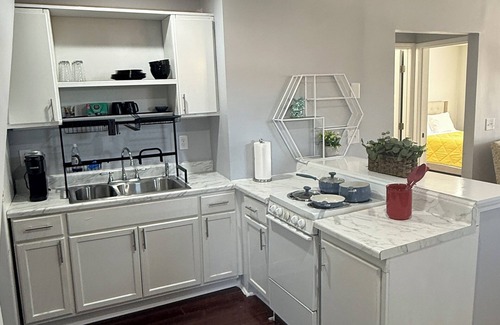 Greensboro House | Gracie's Hideaway in Greensboro