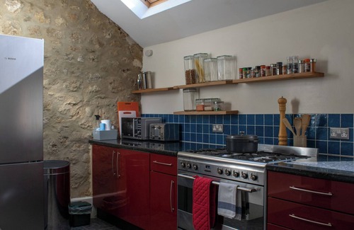 Swindon House | Grade II Listed 16th-Century Barn Near Cotswolds & Oxford