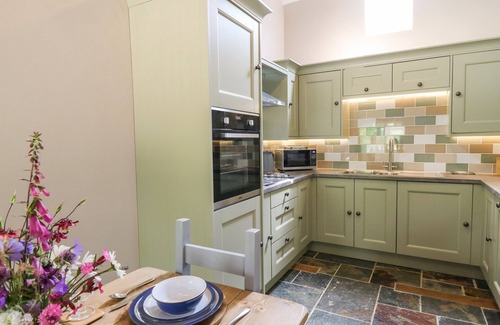 Builth Wells House | GRAIG FAWR, pet friendly, with a garden in Beulah