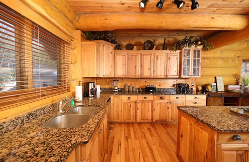 Pittman Center Cabin | Grampy Camp Lodge at Gatlinburg