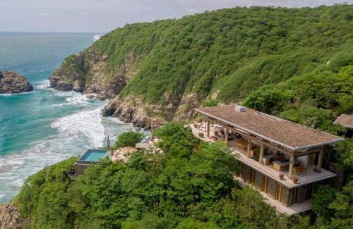 Santa Maria Tonameca Villa | Gran Chicatana Spectacular Beach Front Villas