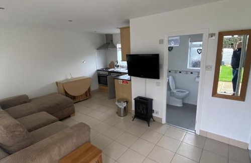 Selsey Apartment | Granada, 2 bedroom chalet with onsite pool and bar