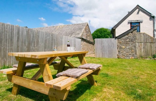 Scurlage House | Granary Cottage in the beautiful Swansea