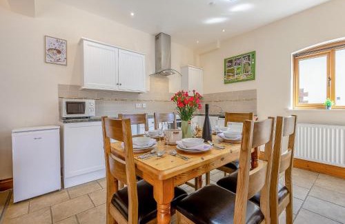 Woolland House | Granary - Uk49910