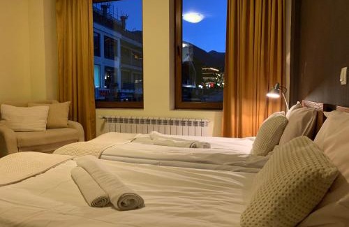 Shiligarnika Apartment | Granat next to Ski Lift by BookVillaBG