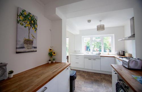 Portswood House | Granby Grove Townhouse - Southampton
