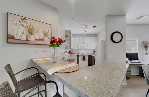 Superstition Lakes House | Grand 2nd Floor Condo, Heated Comm Pool, Golf Views!