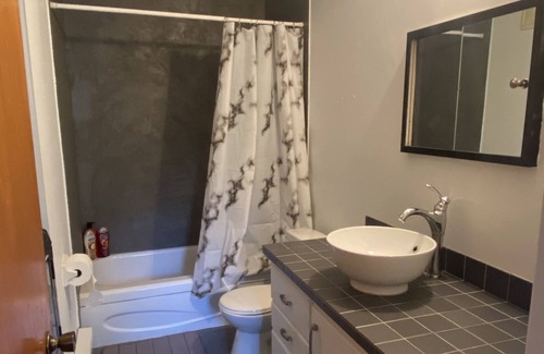 Hochelaga Apartment | Grand 3 chambres à proximité du centre-ville
