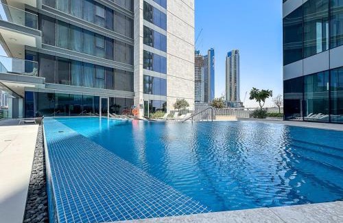 Al Safa Apartment | Grand 3BR APT with Pool, Gym and 2 Parking Spaces