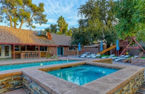 Paradise Crest Villa | Grand 5BD Pool Home(4+1BD Casita): Sherwood Estate