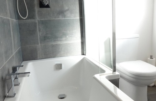 Heathrow Villages House | Grand Airport Ensuites