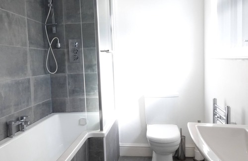 Heathrow Villages House | Grand Airport Ensuites
