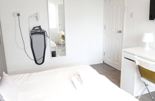 Heathrow Villages House | Grand Airport Ensuites