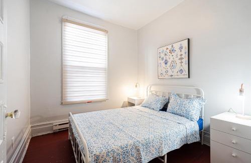 Mile End Apartment | Grand App up to 12
