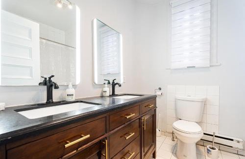Mile End Apartment | Grand App up to 12