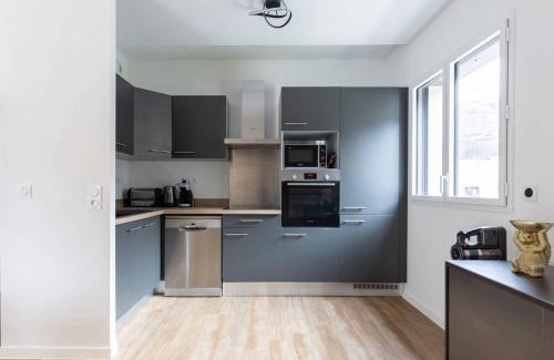 Saint-Lary-Soulan Apartment | Grand Appartement Moderne, Proche Pistes, 8 Pers., Parking Inclus - FR-1-296-514