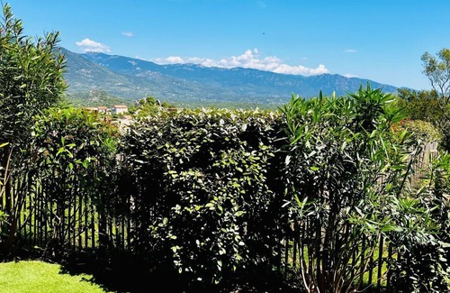 Sotta Apartment | Grand Appartement, en rez de Jardin vue sur la Montagne et Maquis au Calme