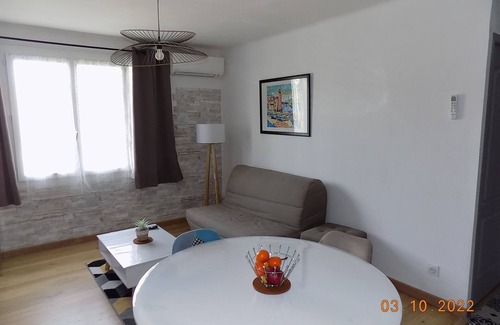 Le Boulou Bed & Breakfast | Grand Appartement T2 en Résidence à 10 Minutes de L'espagne