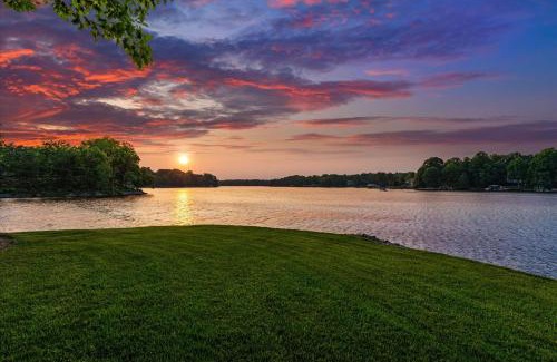 Mooresville House | Grand Bay