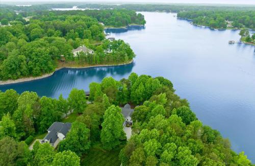 Mooresville House | Grand Bay