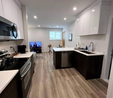 Grand Boulevard Apartment | Grand Boulevard Basement Suite