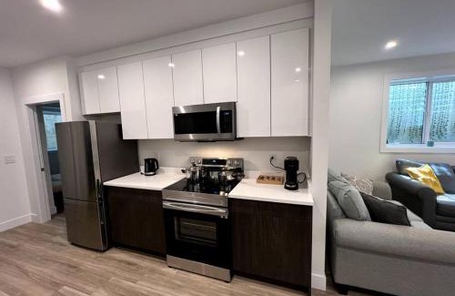 Grand Boulevard Apartment | Grand Boulevard Basement Suite