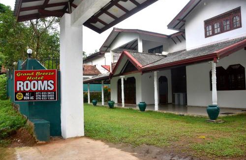 Kirindiwela House | Grand Breeze Hotel