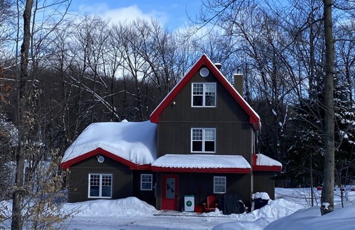 Mauricie Ski Chalet | Grand Chalet Confortable en Mauricie Dans un Décor Nature à Toutes les Saisons