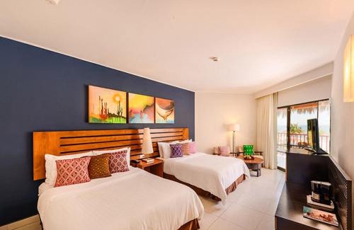 Zona Hotelera Resort | Grand Decameron Los Cabos, A Trademark All-Inclusive Resort
