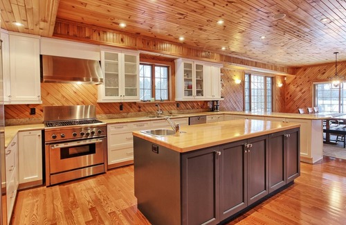 Bracebridge Cottage | Grand Elegance Lake Muskoka, 6bdrm, 5 bath, Southwest Exposure, 220' frontage