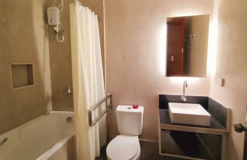 Mabolo Hotel | Grand Emilia Hotel