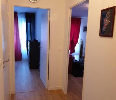 Maisons-Alfort Apartment | Grand F3 CONFORTABLE 5 mn de Paris et proche Disneyland