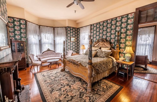 Palatka Bed & Breakfast | Grand Gables Inn Bed & Breakfast