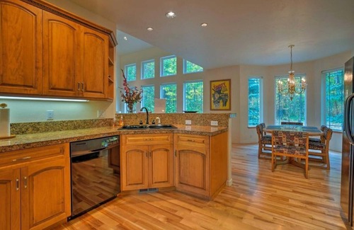 Hailey House | Grand Hailey Home by Big Wood River and Sun Valley! is located in Hailey.