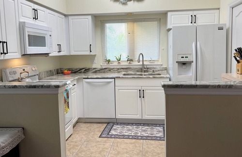 Grand Harbor Condo | Grand Harbor Summer Retreat with Beach Club, Golf, Tennis, Pickleball Membership