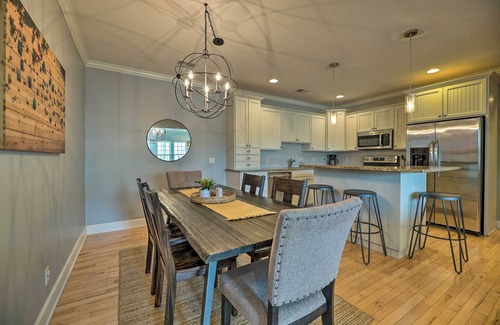 Grand Haven Condo | Grand Haven Condo: Walk to Lake + Pool Access!