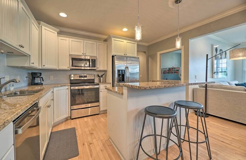Grand Haven Condo | Grand Haven Condo: Walk to Lake + Pool Access!