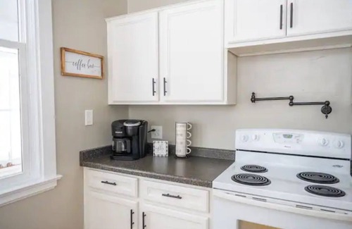 Ironwood House | Grand Historic Victorian 4 Bd 4 Ba GameRoom-Arcade