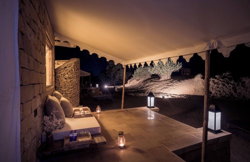 Kanoi RV Rental | Grand Khalifa Luxury Camp
