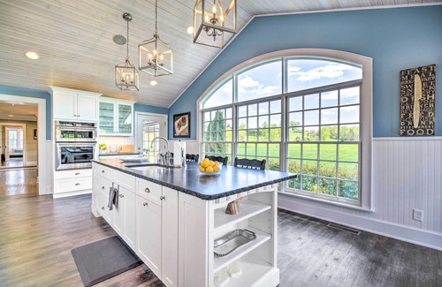 La Follette House | Grand LaFollette Home w/View + Covered Patio!