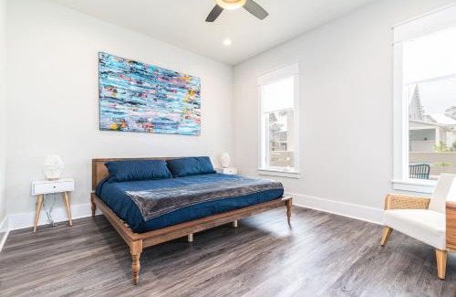 Lakeside at Blue Mountain Beach Apartment | GRAND Lakeside View & Close to Beach Access