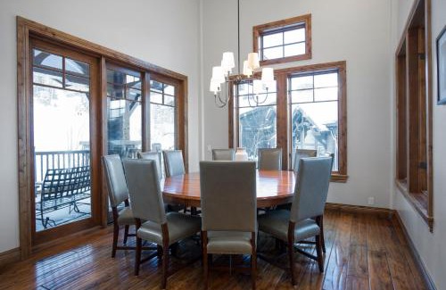 Empire Pass Apartment | Grand Lodge - Five Bedroom #402 - Ski-in ski-out condo