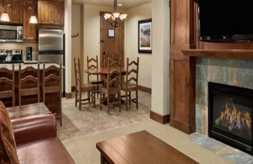 Breckenridge Resort | Grand Lodge on Peak 7 week 11 One-Bedroom master Suite