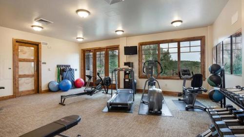 Empire Pass Apartment | Grand Lodge - Studio #204 - Ski-in ski-out Hotel Room